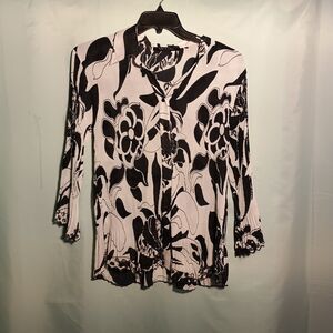 Black & White Floral Button-Up Blouse – Pleated Long Sleeve Top